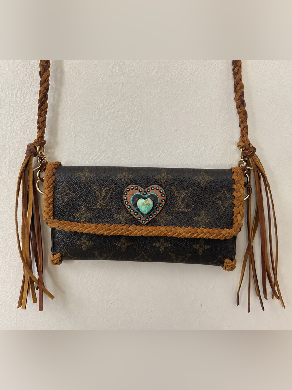 π€Authentic Louis Vuitton Upcycled Western Fringe
Crossbodyπ€